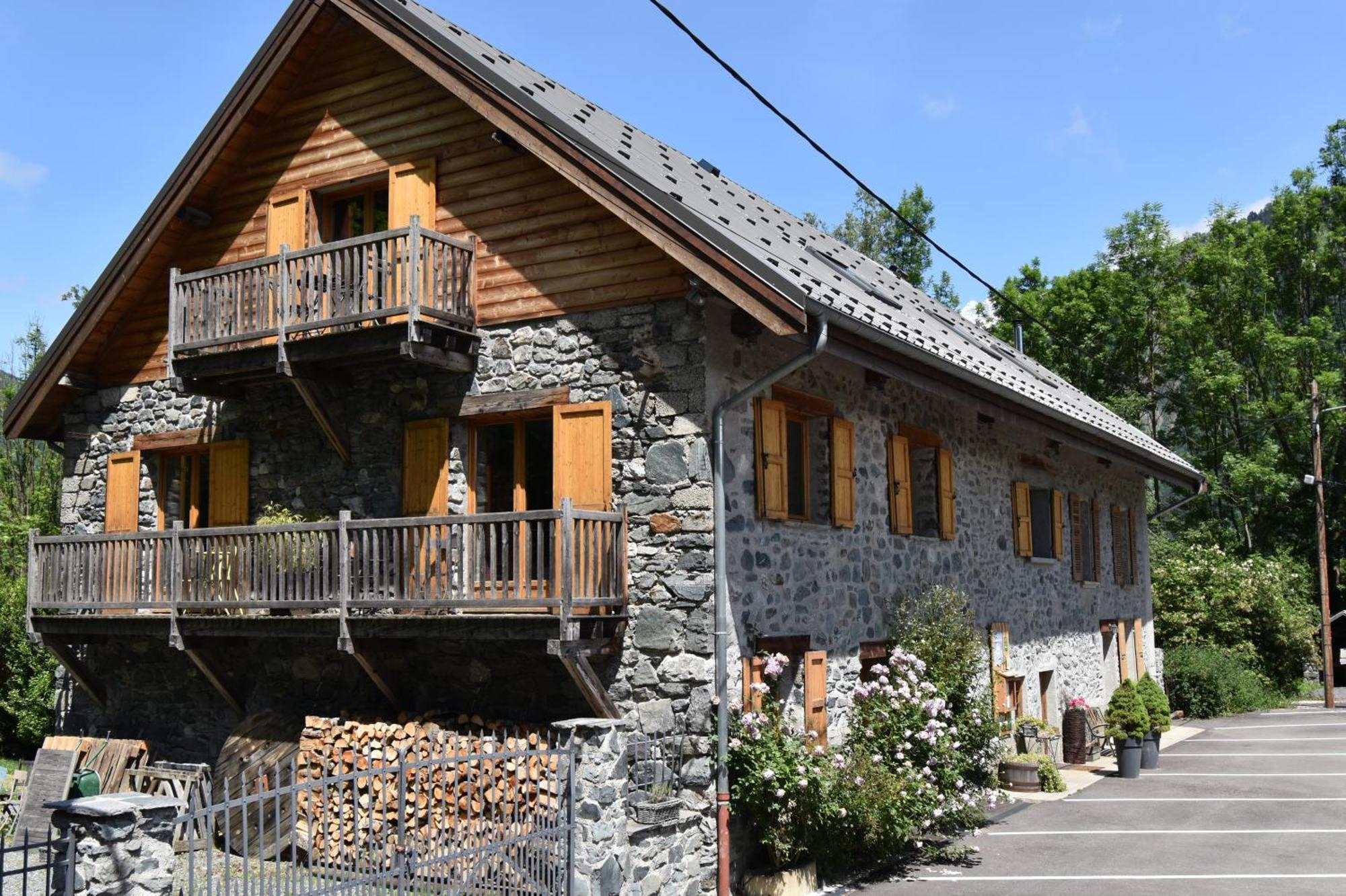 Bed and Breakfast La Clé des Bois Le Bourg-dʼOisans Exterior foto