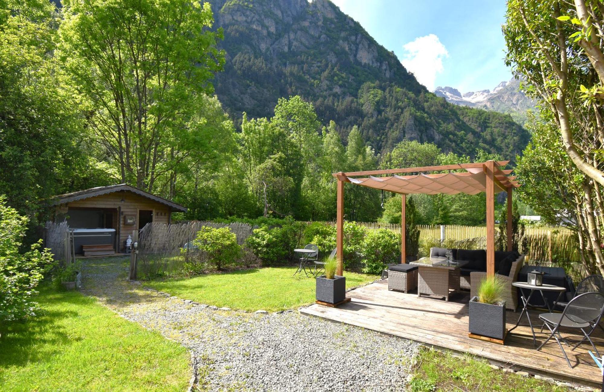 Bed and Breakfast La Clé des Bois Le Bourg-dʼOisans Exterior foto